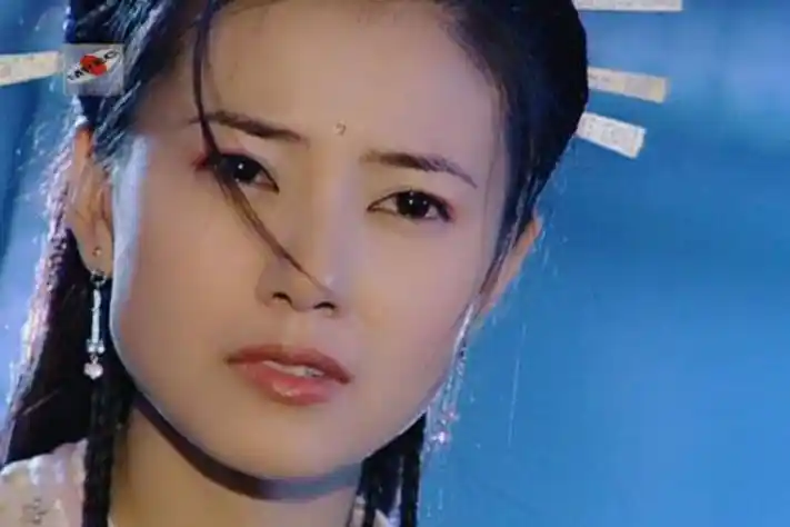 芷若",把周海媚,高圆圆和佘诗曼放一起看,差别出来了_倚天屠龙记_角色