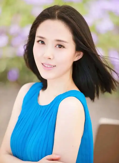 演员颜丹晨我这辈子幸福的事情就是嫁给了小4岁的丈夫