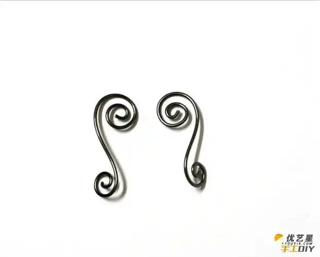 用铁丝编织出来的一双漂亮精美的鞋子 铁丝鞋子的手工制作步骤教程