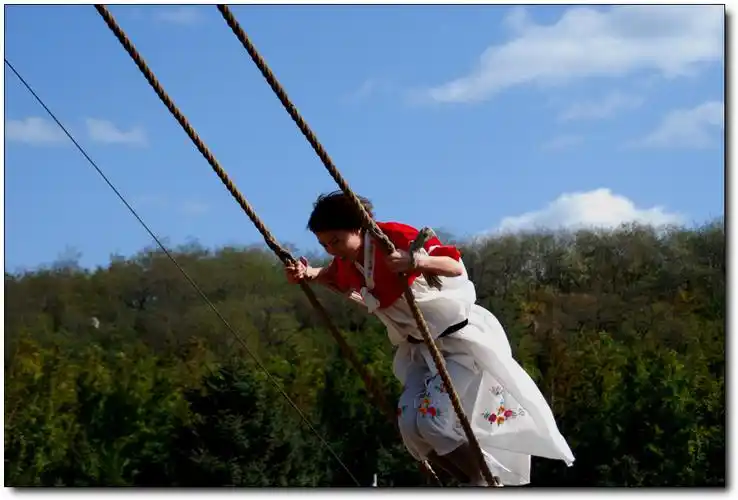 朝鲜族文化艺术节--秋千