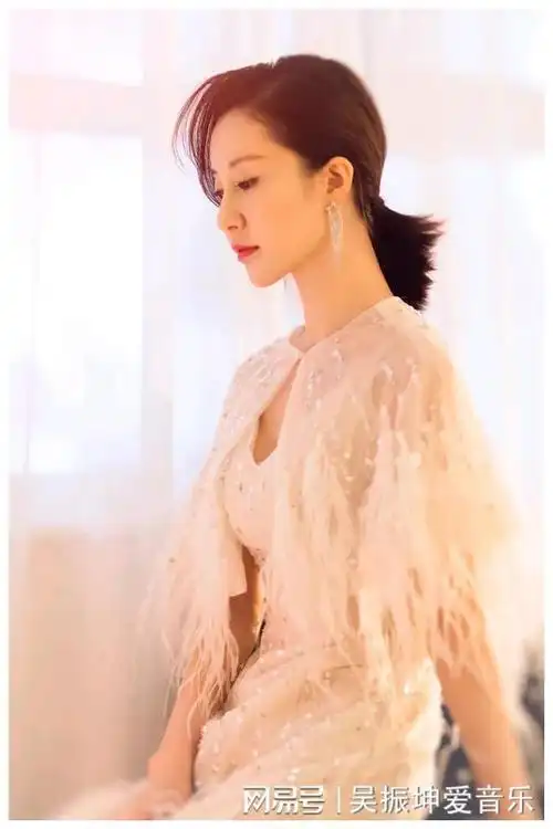 舒畅不结婚不恋爱,住着大豪宅,一天吃4顿饭