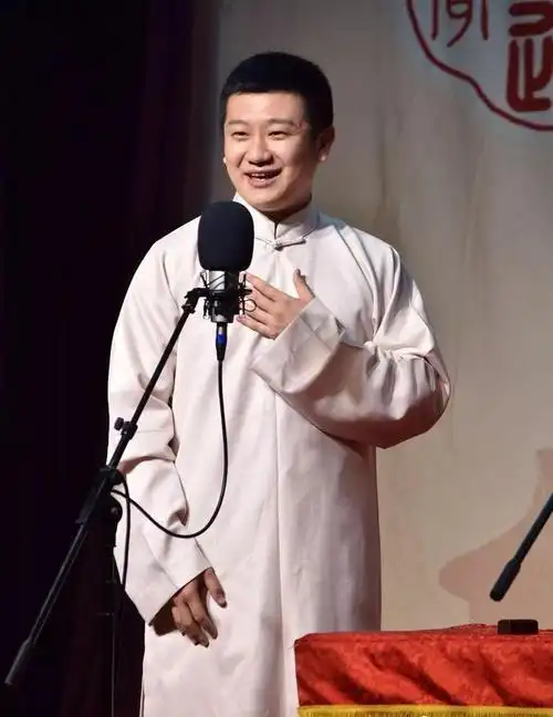 相声演员董建春疑似绿帽风波大逗相声班主李寅飞遭受鱼池之殃