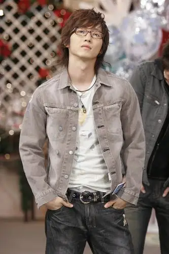 图文:韩国爆笑节目《情书》-帅气佑赫装酷