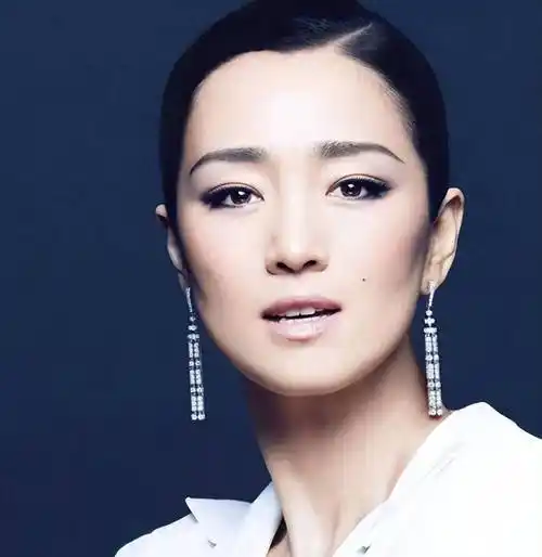 演员巩俐:成名后改籍新加坡,因对我们发表不当言论遭网友抵制_中国