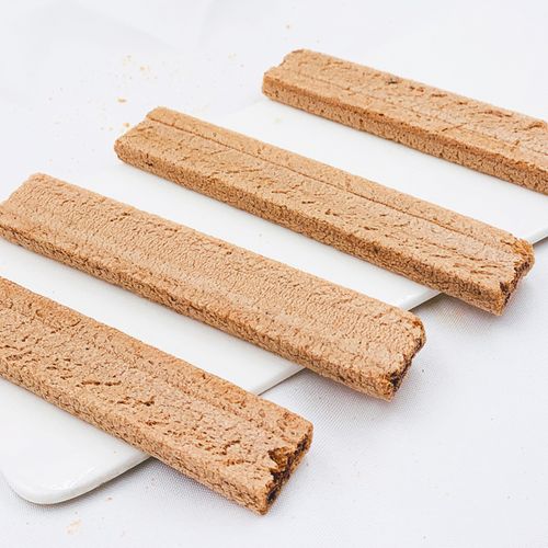金芙纤麦巧克力威化饼干长条夹心盒装儿童零食夹心饼干