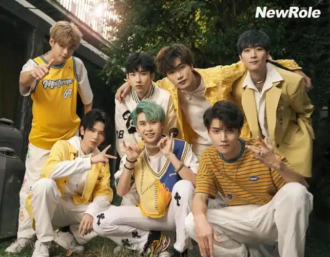 新角色>@hlt胡辣汤男团 @剧会音乐西餐厅photographer摄影/寂愈xl