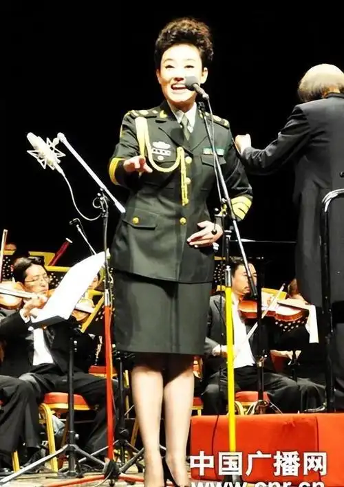 是中国军旅歌手王庆爽,也是一位著名的女高音歌唱家