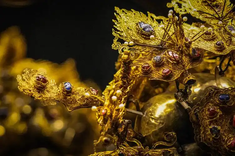 贵州省博物馆藏金银珠宝