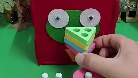 小猪想吃梯形饼干,可是今天只有正方形的,小猪会喜欢吗?