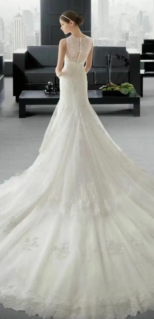 原谅捧花的我盛装出席却只为献礼婚纱礼服婚纱控白色婚纱拖尾婚纱