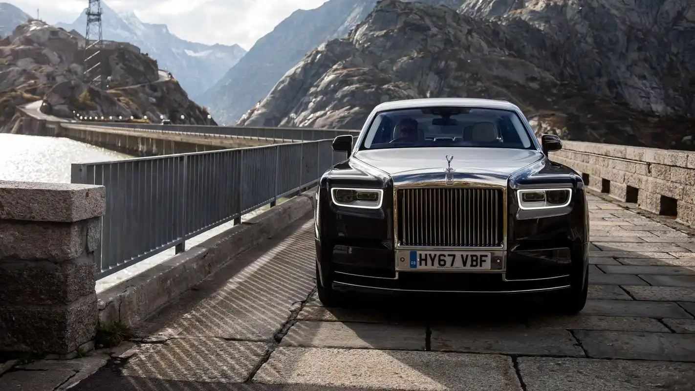 劳斯莱斯幻影ewb豪车高清桌面壁纸.