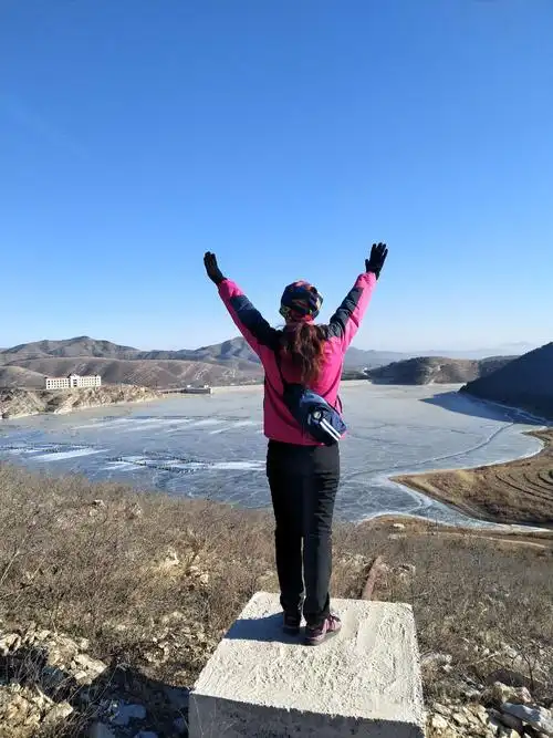 站在山顶放声呐喊