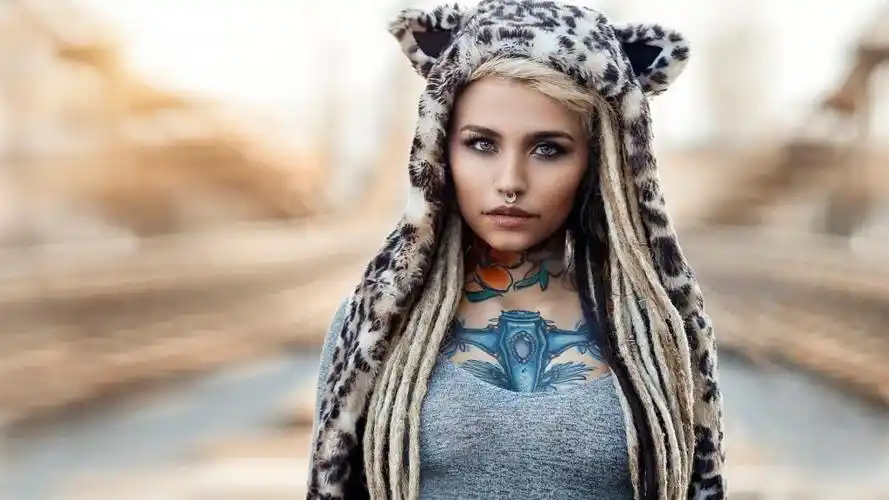 纹身美女时尚迷人写真,高清壁纸图片,欧美美女-回车桌面