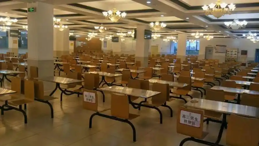 跟随参观团了解悦榕智胜在管项目北京四中