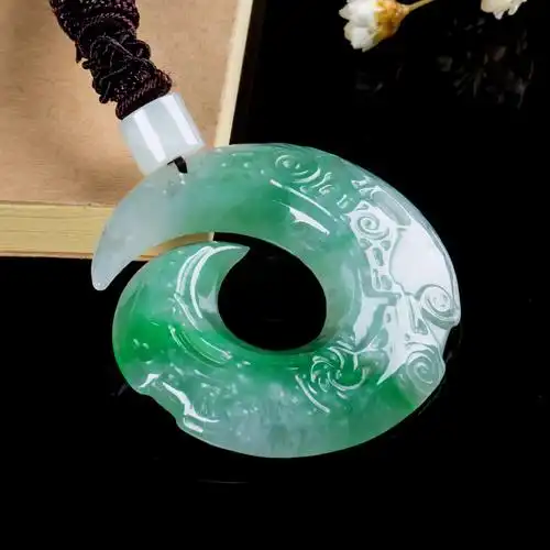 天然a货浅绿时来运转翡翠吊坠12.60克