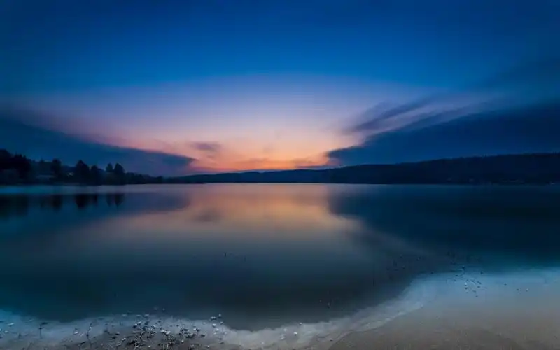 唯美湖泊自然风景高清图片电脑壁纸