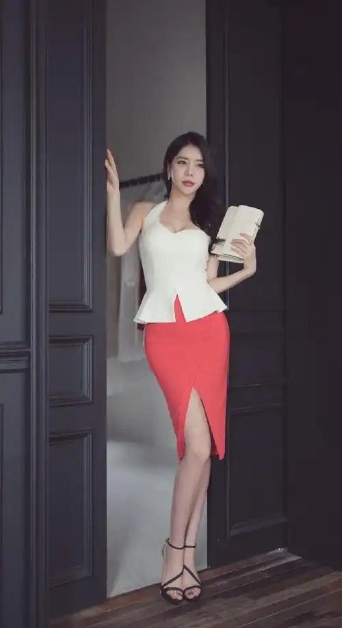 都市女神爆乳酥胸私房巨乳美女图片