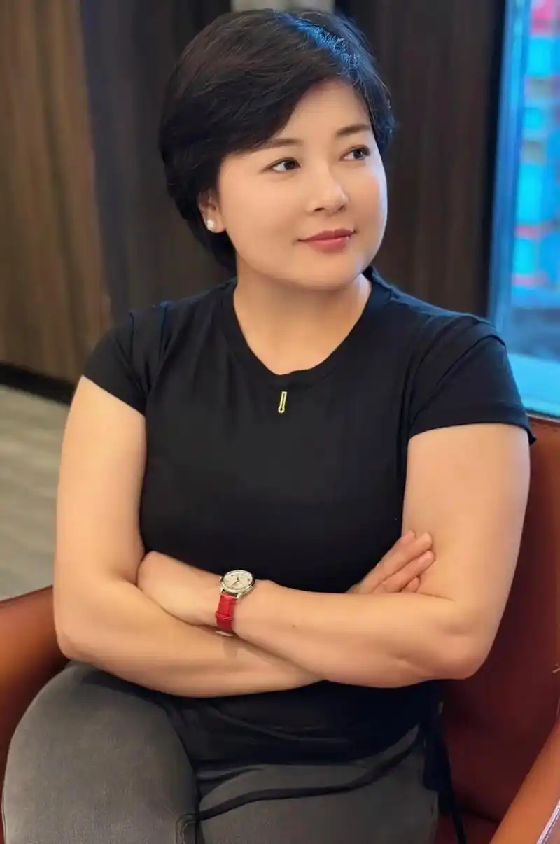 熟女大姐的优雅端庄大方!