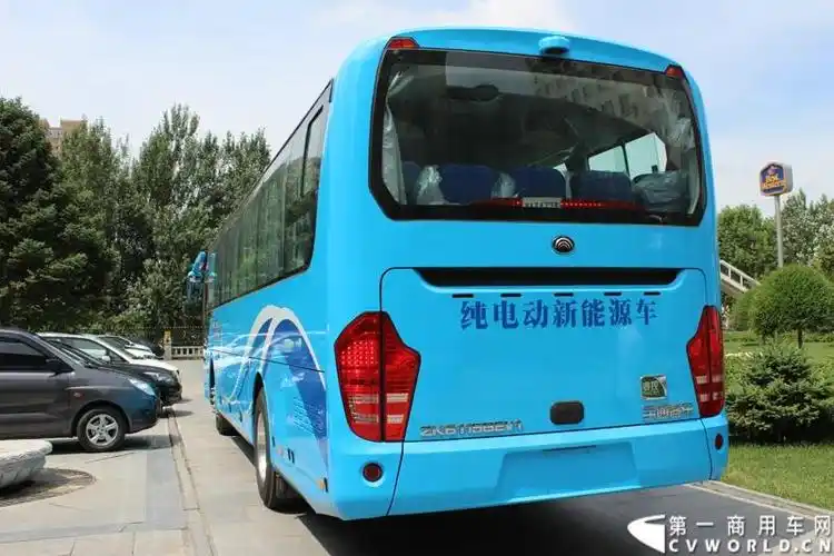 图为:宇通t7品质见证之旅哈尔滨站还展示了一辆宇通纯电动客车