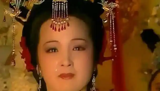 监禁中被人用弓绞杀,贾元春死时的惨状,作者用16个字来表达