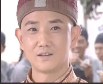 虽然曾经在《还珠格格》中扮演过太监"小卓子"的李楠这次"翻身"做了"