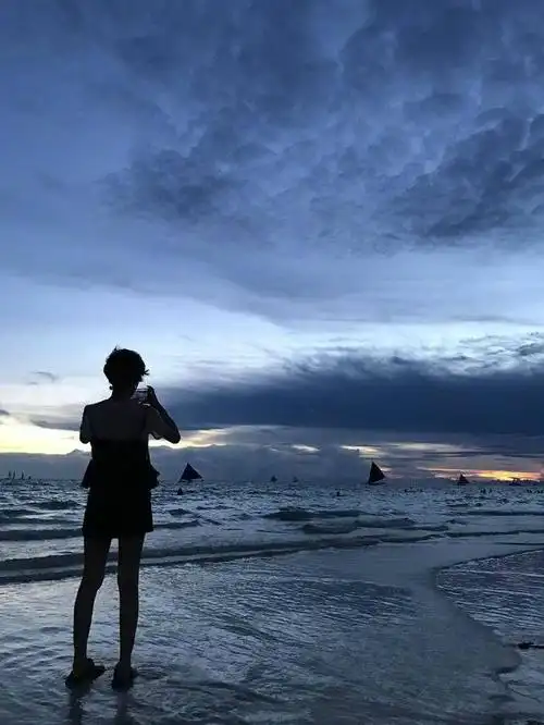 她们竟然不是照骗?这细白直大长腿简直太拉仇恨,跟精修完全没差