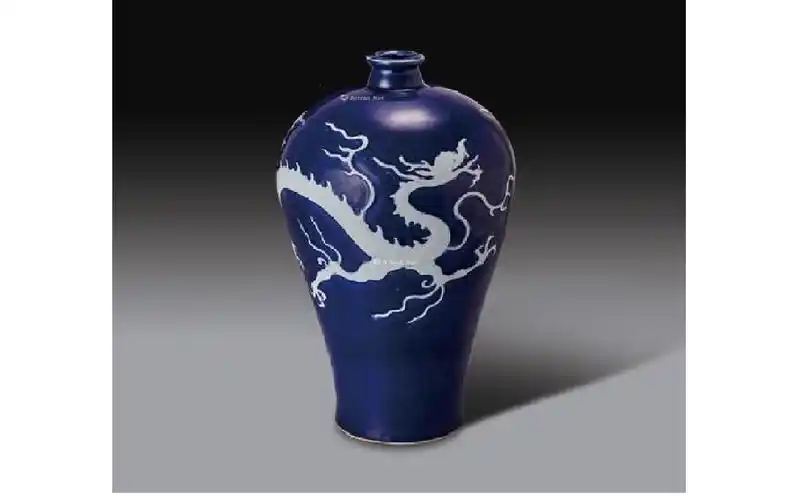 扬州游记扬州博物馆镇馆之宝元霁蓝釉白龙纹梅瓶