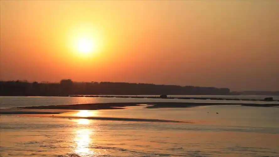 千城胜景丨山东郓城:晚霞映照黄河岸