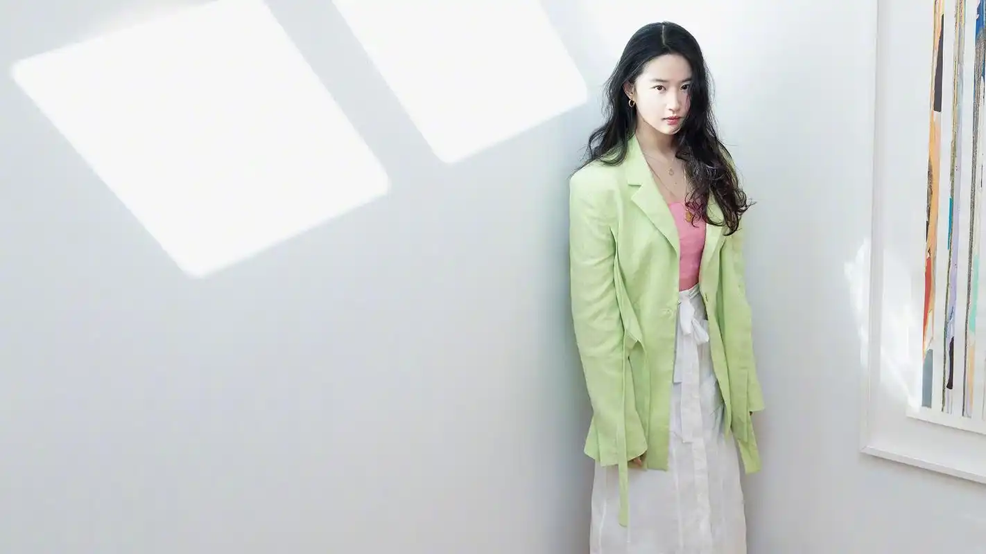 刘亦菲海景大片高清桌面壁纸