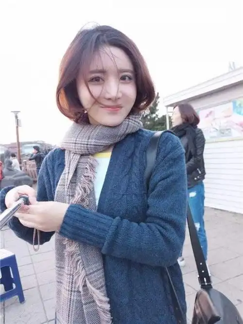 陈一发玩绝地求生首次吃鸡 一脸娇羞不知所措