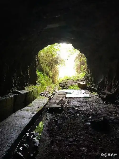趁着老天放阴,脚痒痒又想爬山,约上一友再上仙姑岩(也叫麻姑岩)