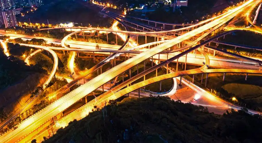 《黄桷湾立交夜景 》 孙小勤   相机