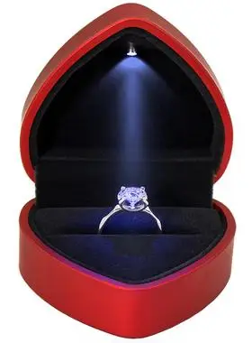 红色心形求婚戒指盒带led灯创意婚礼钻戒首饰盒精致项链礼物盒子