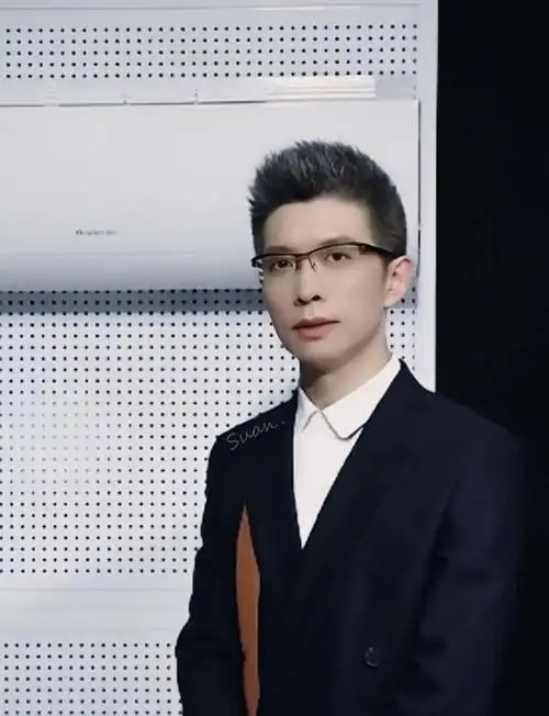 朱广权一本正经说段子央视主持界万词王他的婚姻状况是个谜