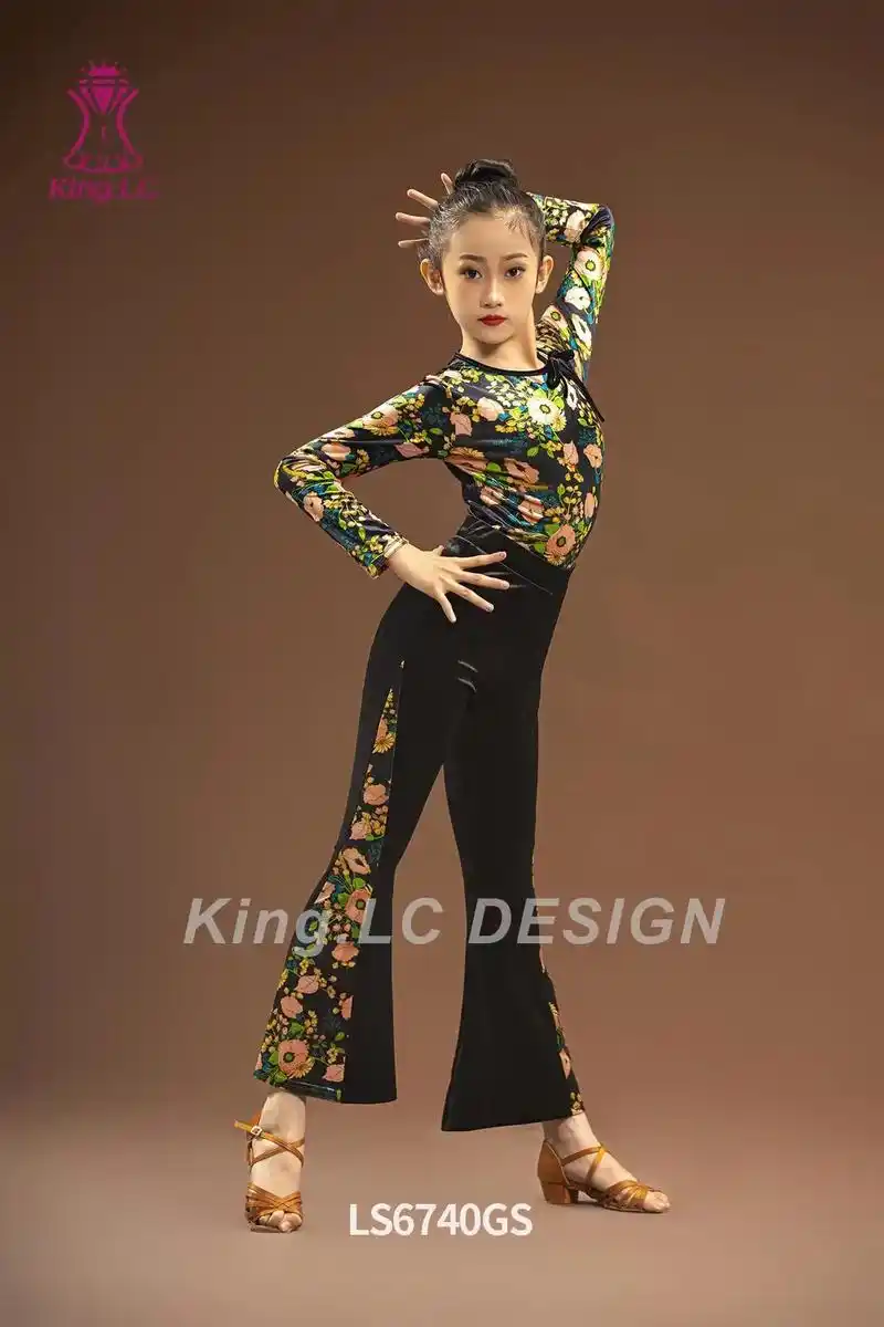 更新照片#美美的拉丁舞服 - 抖音