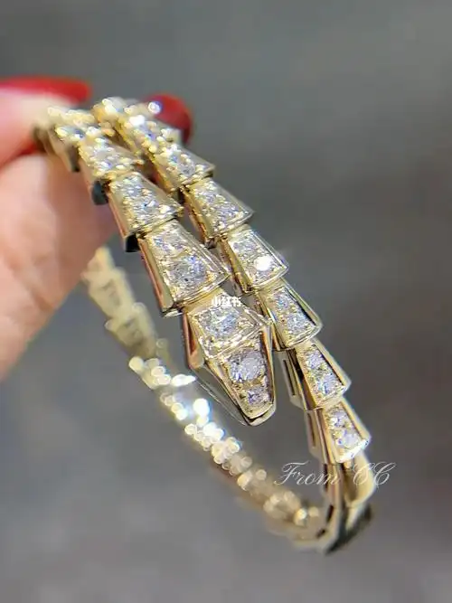 秒变霸气大女主宝格丽蛇骨手镯