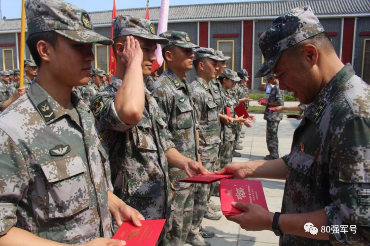 精锐利剑旅精神饱满迎接建党百年