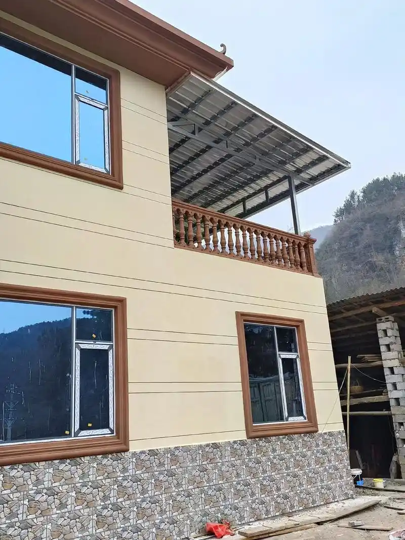 黄荣富表弟的别墅外墙漆已完美收工,深亮配色,线条分明,颜色清 - 抖音