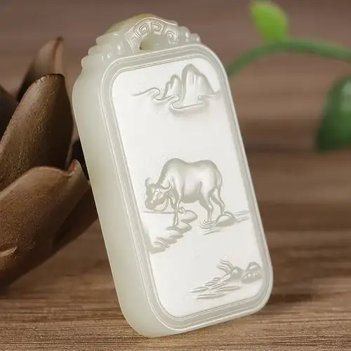 【牛气冲天】省级玉雕大师张振兴 和田玉白玉玉牌 挂件 38克