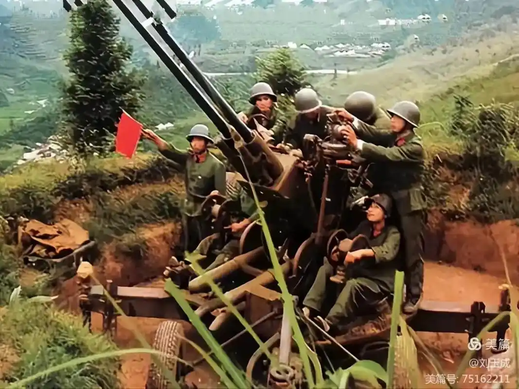 这种兵器称为三七高炮,有效射程七千多米,是我,我连在部队时的主战