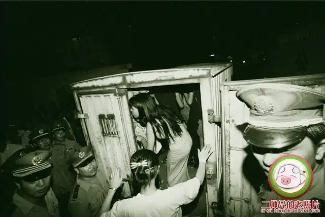 二师兄的老照片:90年代的深圳,街头随处可见大哥大和漂亮女孩