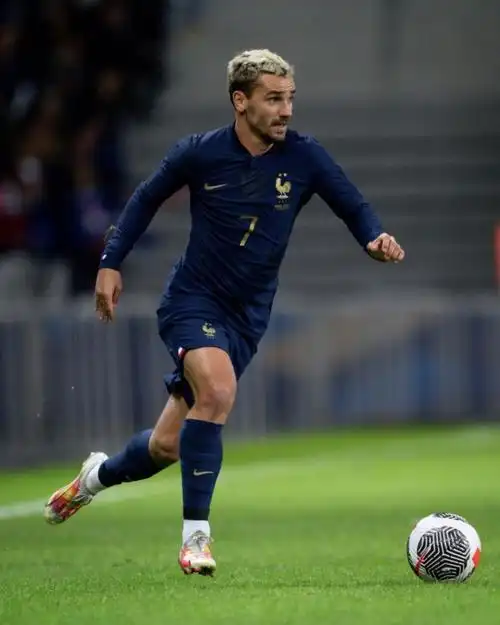 官方:格列兹曼因脚踝受伤退出法国国家队,贡多齐入选代替