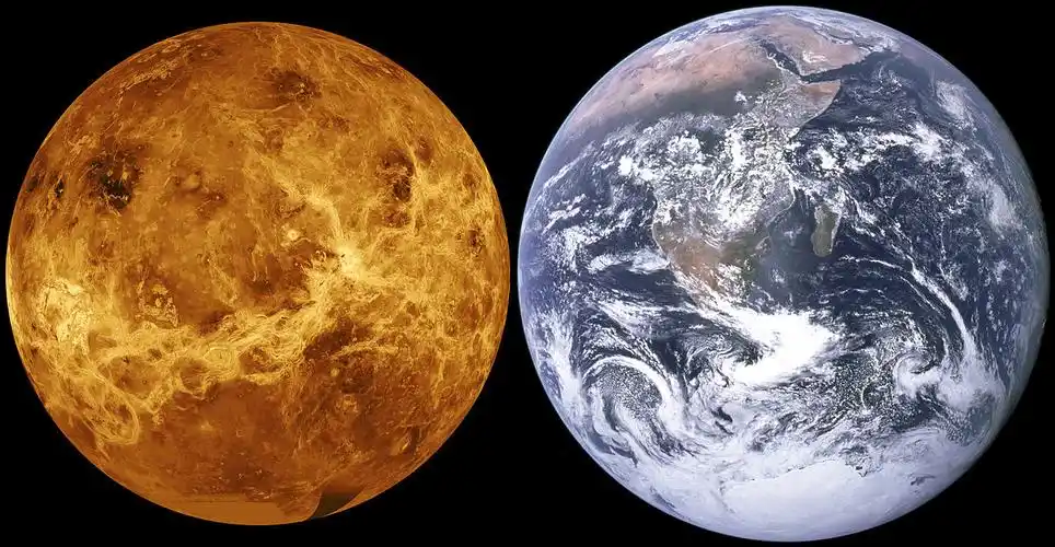 p>金星(英语,拉丁语:venus,天文符号:♀),在太阳系的八大行星中,是从