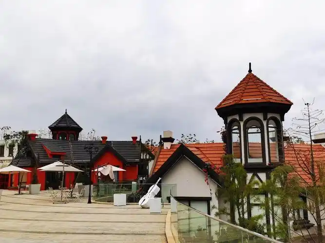 抚仙湖太阳山网红小镇