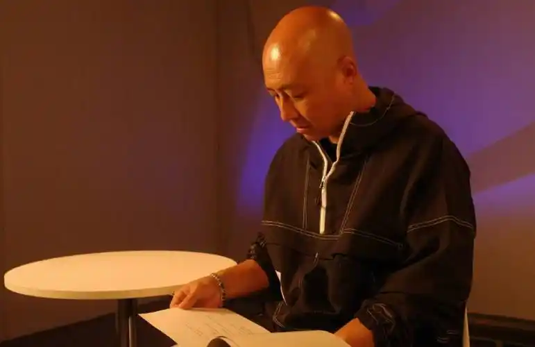 当得了主唱,"能屈能伸"的周晓鸥原来还是个星二代_摇滚乐队_零点乐队