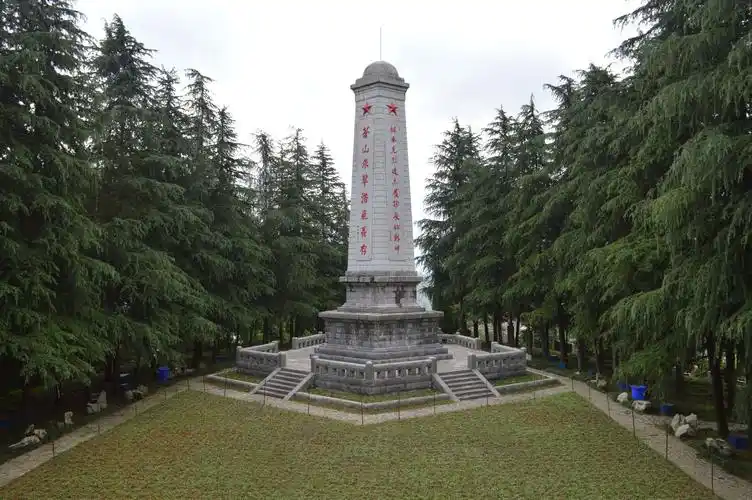 石壕红军烈士墓