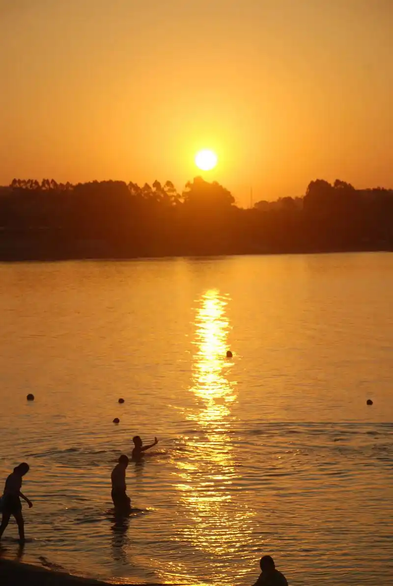 下次一起在海边看个日出吧