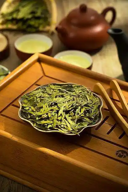 西湖龙井如何冲泡次数更多(教你一个西湖龙井茶的正确泡茶方法这样泡