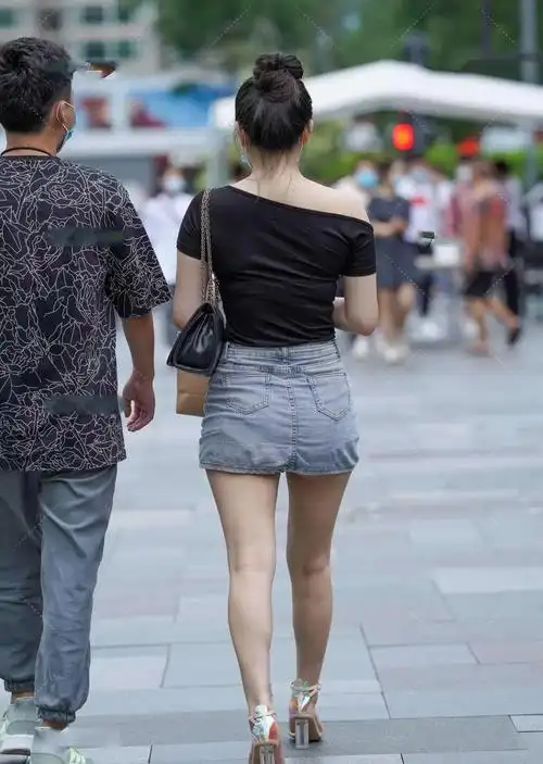 原创"粗腿"女孩谨慎穿衣,短裙不仅让你暴露缺点还让你尝尽苦头!