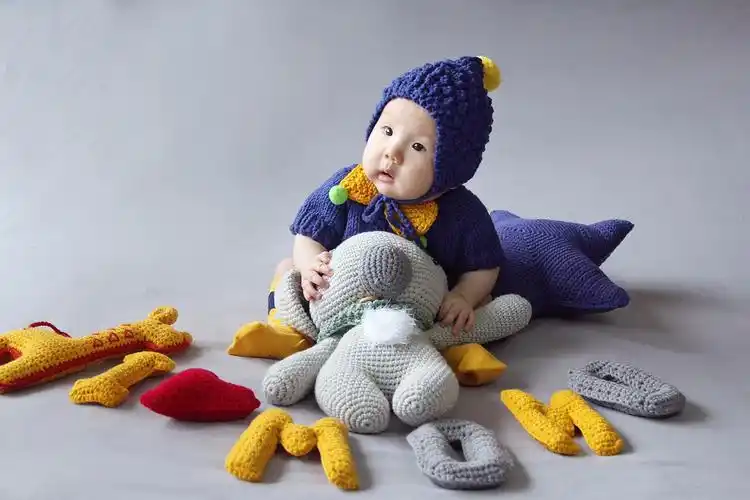 宝宝百天照,业余妈妈纯手机就可以拍摄